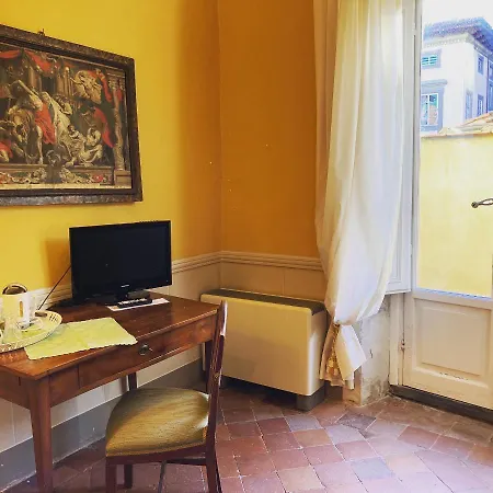 Palazzo Tucci Residenza D'epoca Nocleg ze śniadaniem 4*