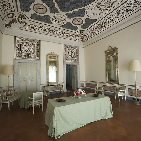 Nocleg ze śniadaniem Palazzo Tucci Residenza D'epoca