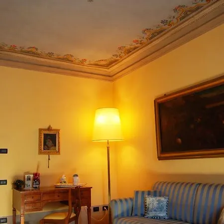 Nocleg ze śniadaniem Palazzo Tucci Residenza D'epoca