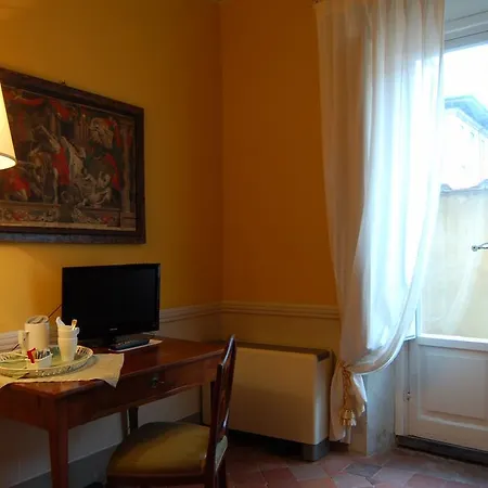Palazzo Tucci Residenza D'epoca Nocleg ze śniadaniem 4*