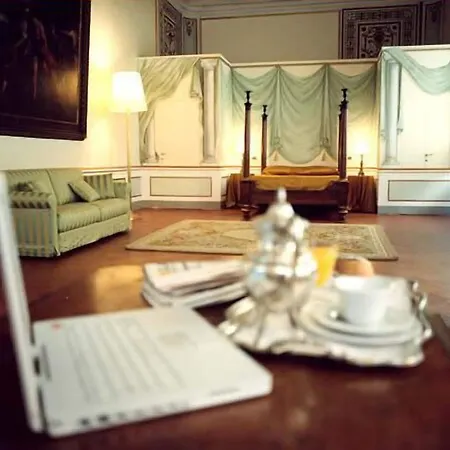Palazzo Tucci Residenza D'epoca 4*