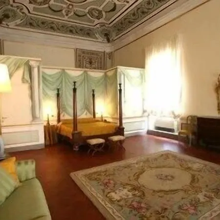 Palazzo Tucci Residenza D'epoca Nocleg ze śniadaniem 4*