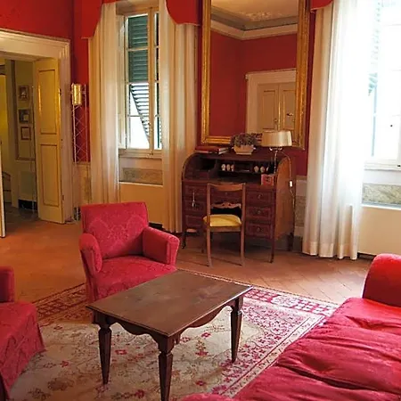 Palazzo Tucci Residenza D'epoca Bed and Breakfast Λούκα