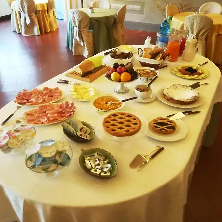 Bed and Breakfast Palazzo Tucci Residenza D'epoca Λούκα