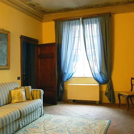 Palazzo Tucci D'epoca 4*