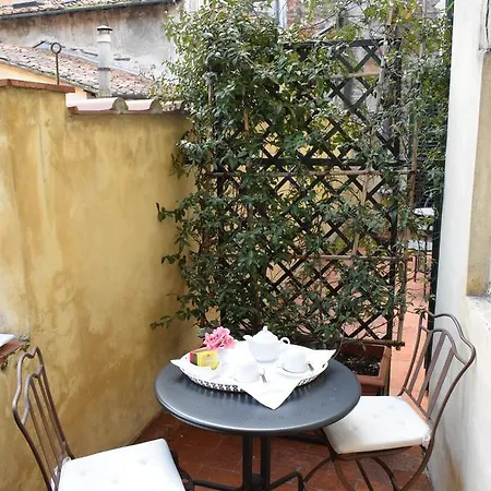 Nocleg ze śniadaniem Palazzo Tucci Residenza D'epoca