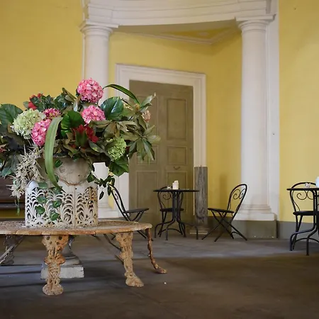 Palazzo Tucci D'epoca Bed & Breakfast