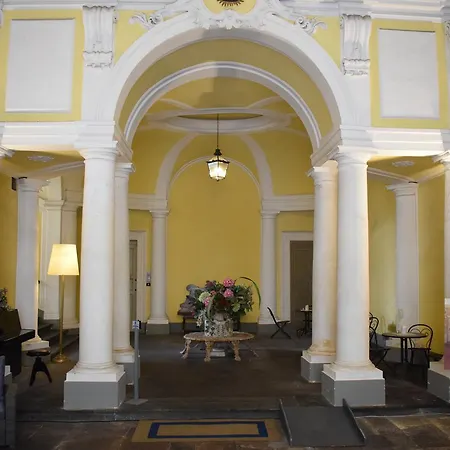 Bed & Breakfast Palazzo Tucci D'epoca 4*