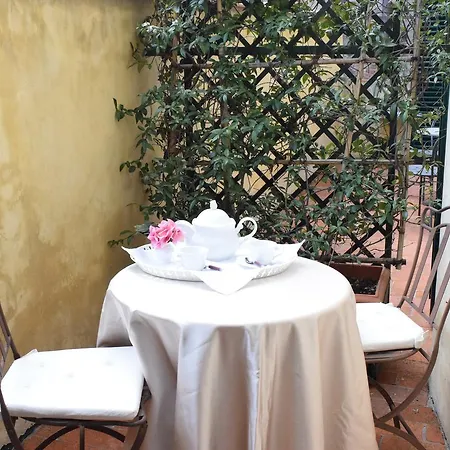Palazzo Tucci D'epoca Bed & Breakfast Lucca