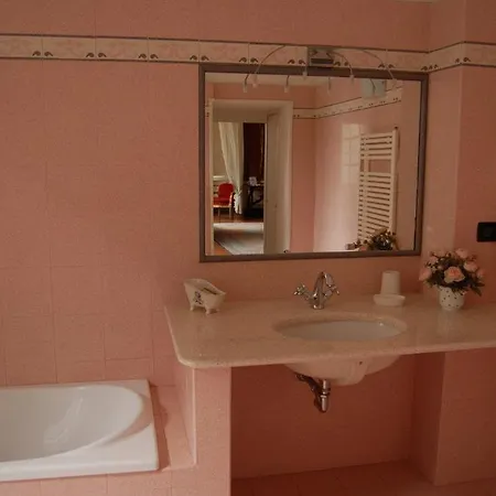 Palazzo Tucci D'epoca 4*
