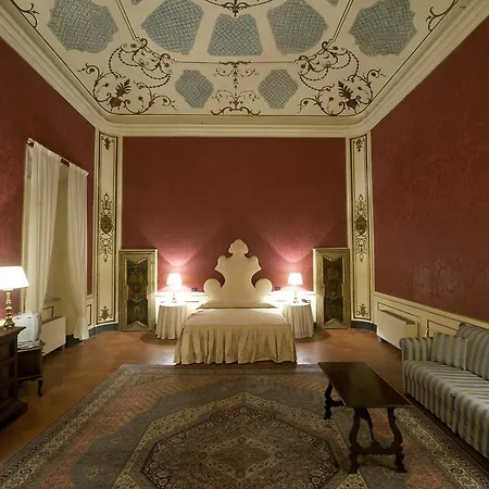 Palazzo Tucci Residenza D'epoca Bed & Breakfast Lucca