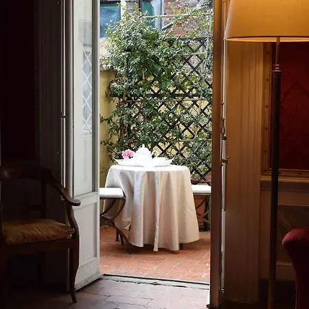 Bed & Breakfast Palazzo Tucci Residenza D'epoca Lucca